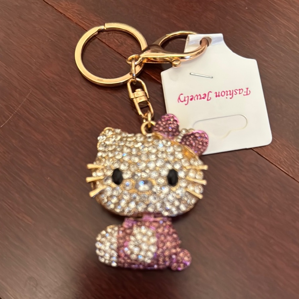Hello Kitty Crystal Keychains - Picture 4 of 5